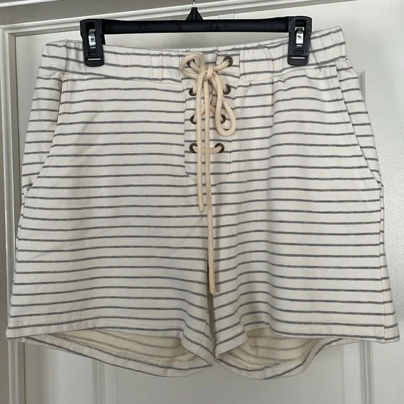 Jackson Rowe Shorts - Picture 2 of 10